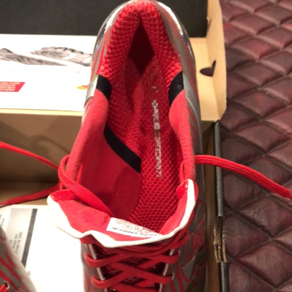 Preowned Under Armour cleats 9.5 - Picture 2 of 4